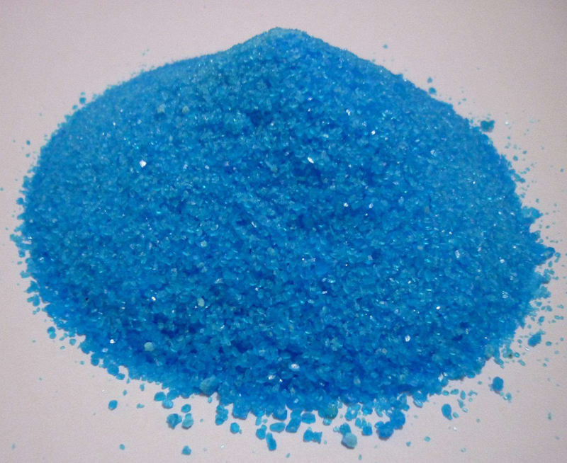 Ammonio rame(II) solfato esaidrato ((NH4)2Cu(SO4)2•6H2O)-cristallino